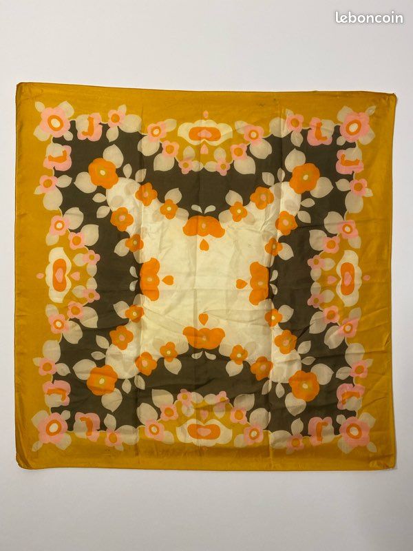 Carré de soie motif année 70 vintage 64x64 cm (image 1)