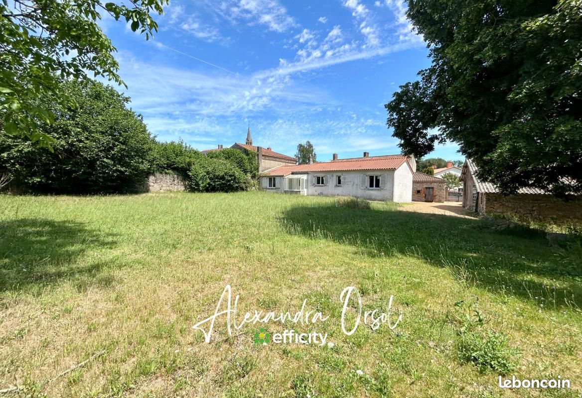Maison 10 pièces 236 m² · à Beaulieu-sous-la-Roche · 236 m² · 344 000 €