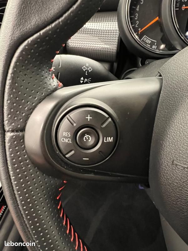 Mini 5 portes HATCH F55 LCI Cooper 136 ch BVA7 Finition John Works (image 24)