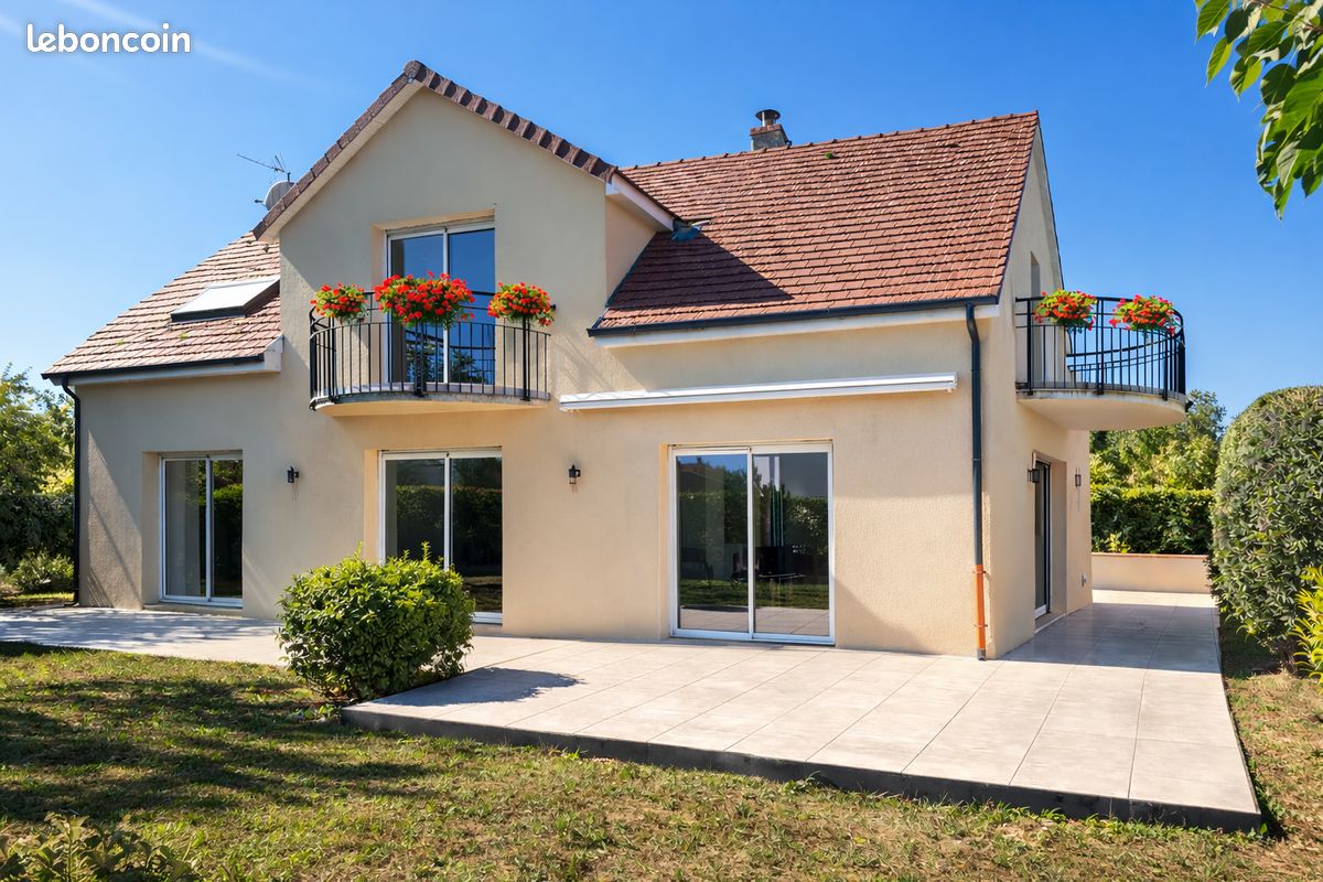 Maison 7 pièces 197 m² · à Fontaine-lès-Dijon · 197 m² · 749 000 €