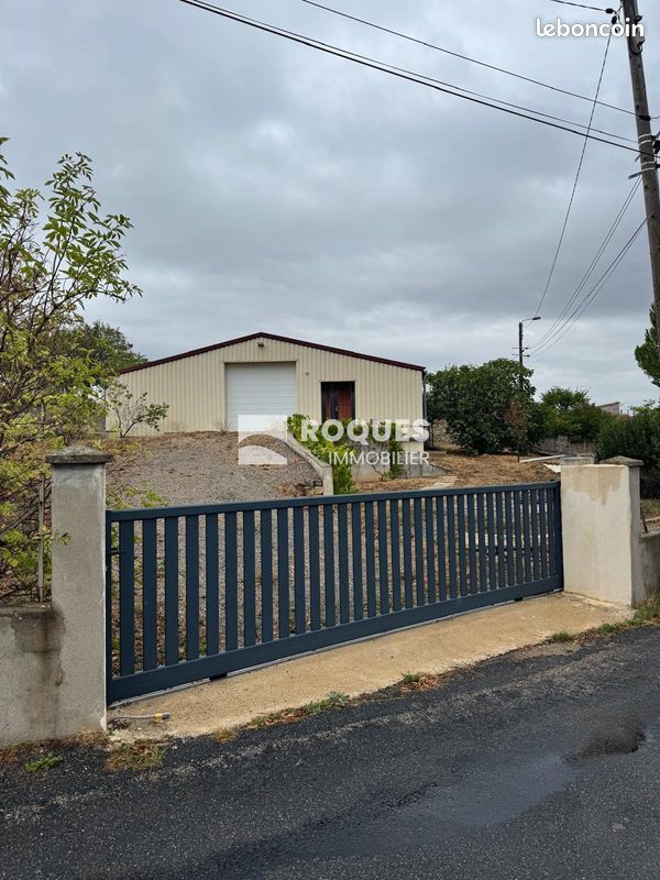 Parking 200 m² · à Millau · 200 m² · 1 200 €/mois