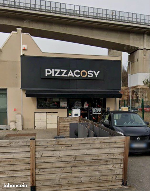 Local commercial 3 pièces 90 m² · à Saint-Étienne · 90 m² · 30 000 €