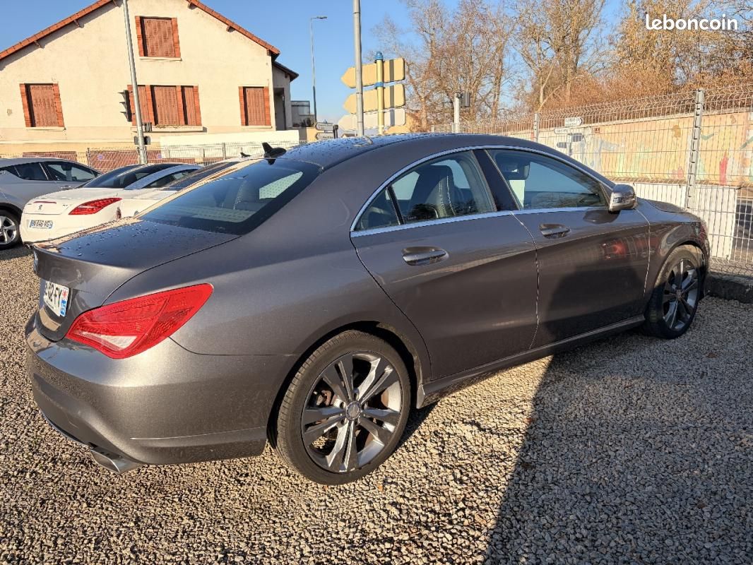 Mercedes Classe CLA 180 Sensation 7-G DCT Automatique (image 2)