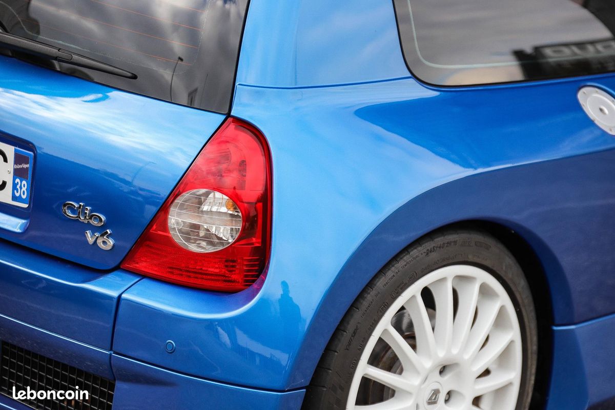 RENAULT CLIO 3.0i V6 RS V6 PHASE 2 (image 13)