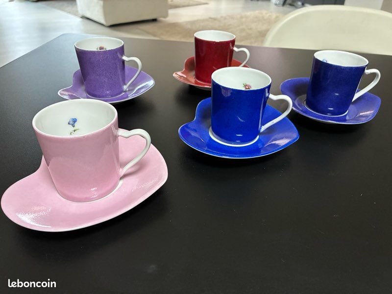 5 tasses/sous-tasses le Village Faïencerie de Pornic - France