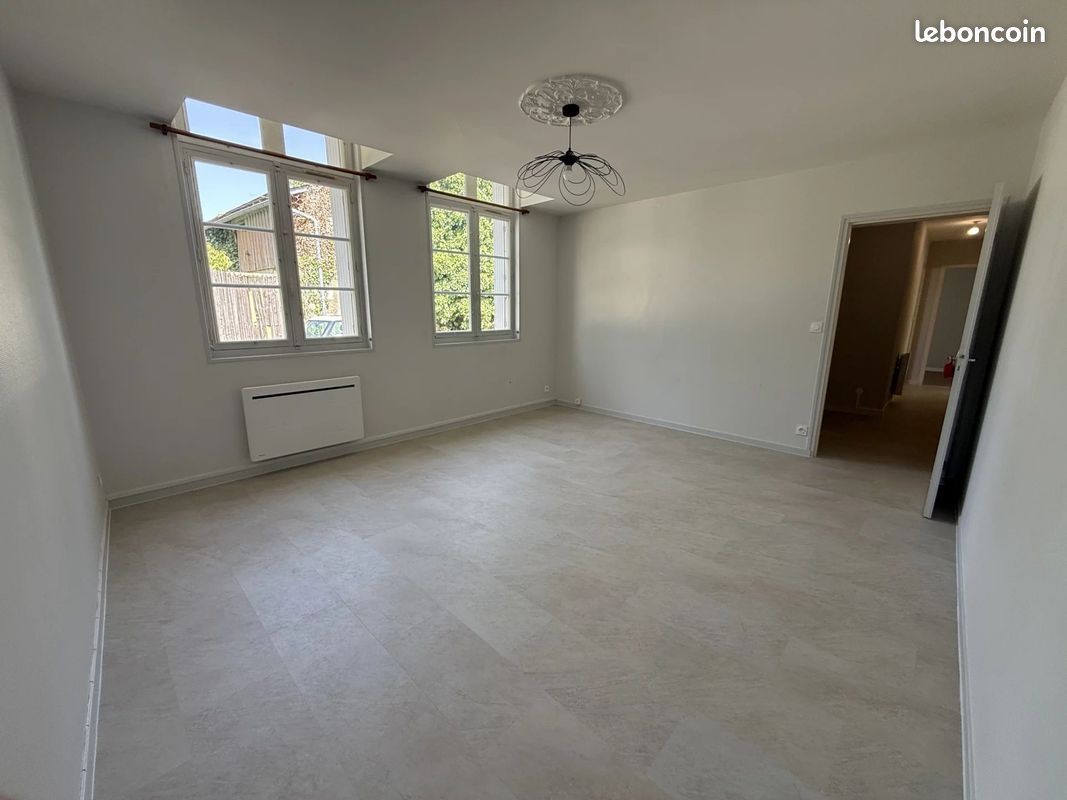 Maison 3 pièces 78 m² · à Monts-sur-Guesnes · 78 m² · 540 €
