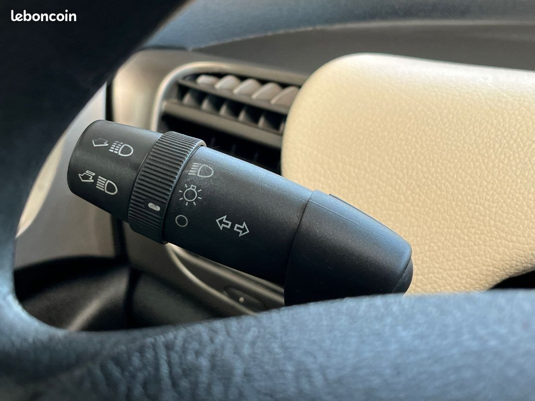 🚗 LANCIA Y 1.3 MULTIJET 16V ⚙️Full options ☀️ Toit ouvrant ❄️ Climatisation 🪑 Sièges en cuir (image 24)