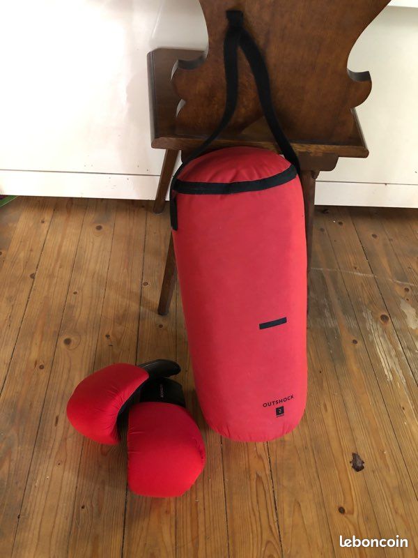 Kit Boxe enfant USA Sac de frappe gants : Chez