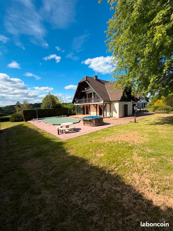 Maison 7 pièces 245 m² · à Lure · 245 m² · 229 000 €