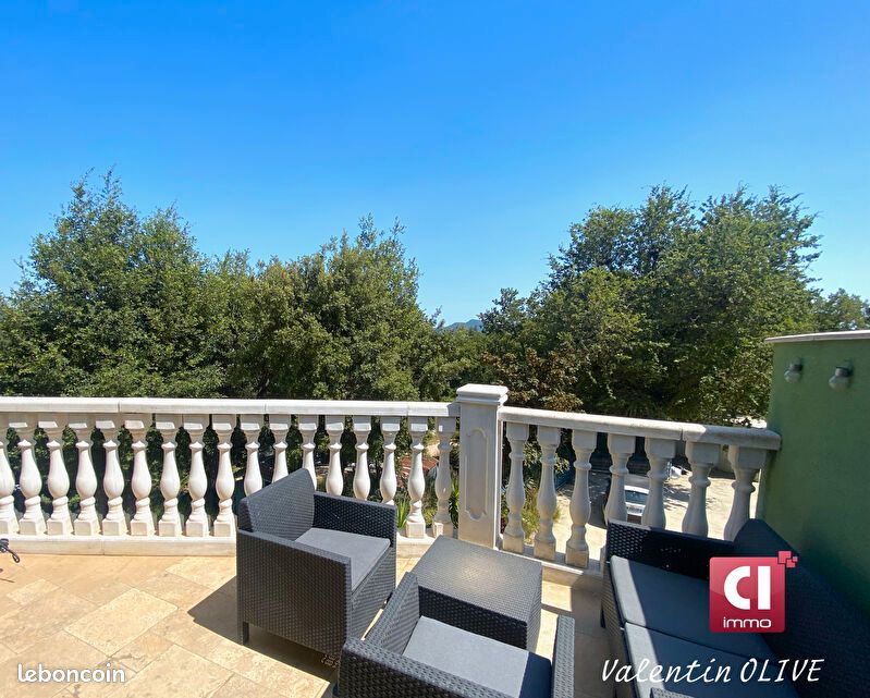 Appartement 2 pièces 44 m² · à La Roquebrussanne · 44 m² · 132 000 €