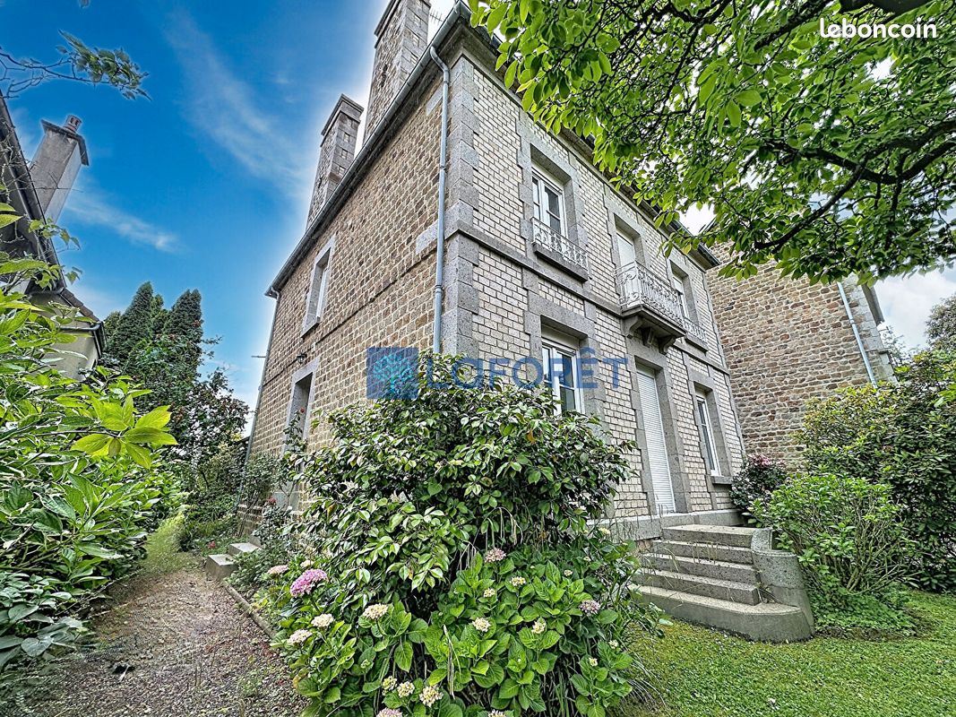 Maison 9 pièces 192 m² · à Saint-Georges-des-Groseillers · 192 m² · 314 900 €
