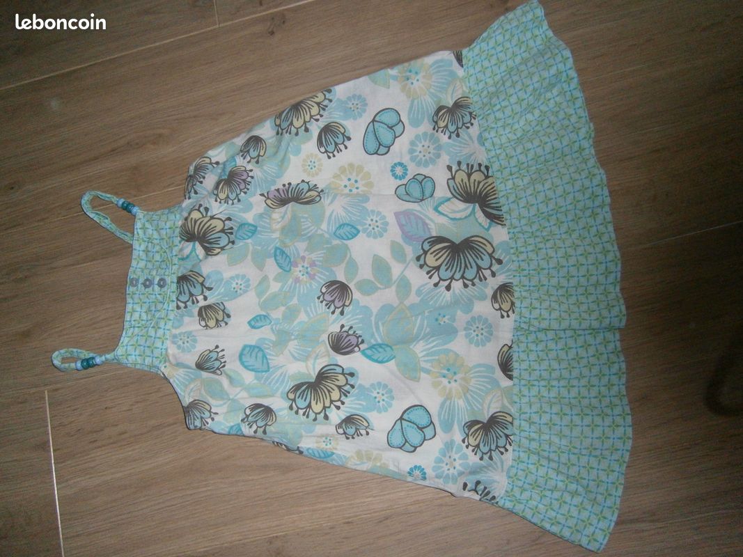 Robe en très bon état (image 1)