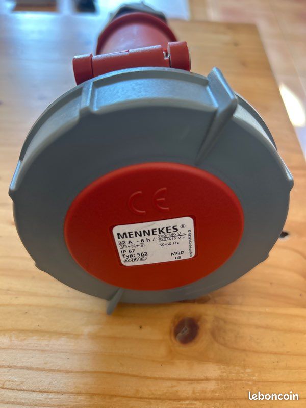 Prise Mennekes pentapolaire 32amps femelle (image 1)
