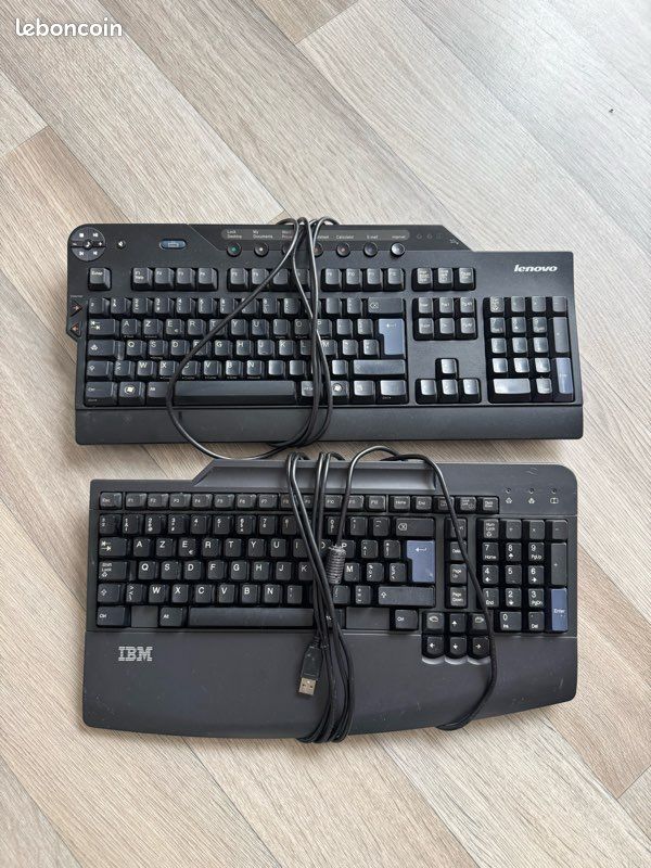 Clavier IBM SK-8820 - AZERTY - Noir - Occasion - Clavier Autonome