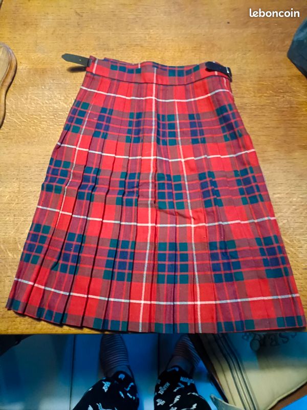Kilt véritable Scotland f trathmore tartan 100% pure new wool , age 10 Ans 140 cm ce qui fait une taille de 70 cm (image 2)
