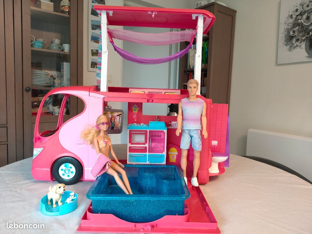 Camping-Car Transformable Barbie + 2 poupees (image 1)