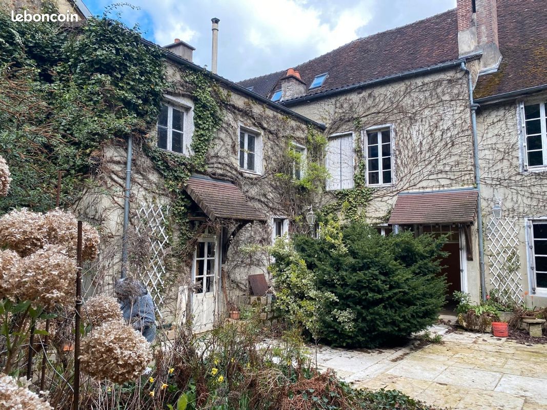 Maison 7 pièces 217 m² · à Bar-sur-Seine · 217 m² · 155 000 €
