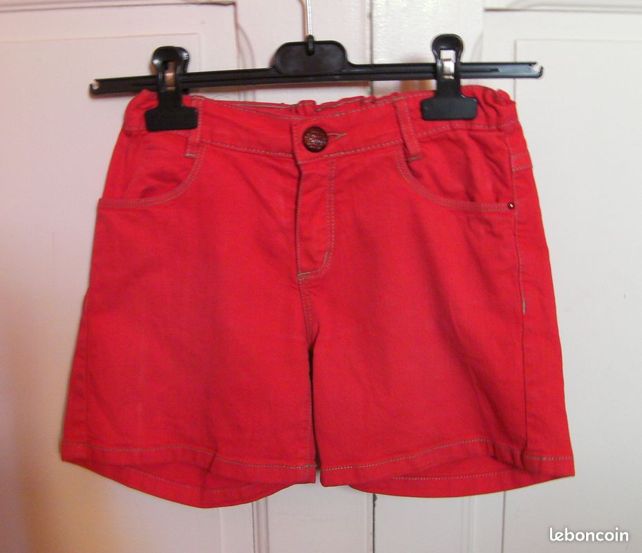 Short rouge marque CATIMINI - Taille 12 ans (image 3)