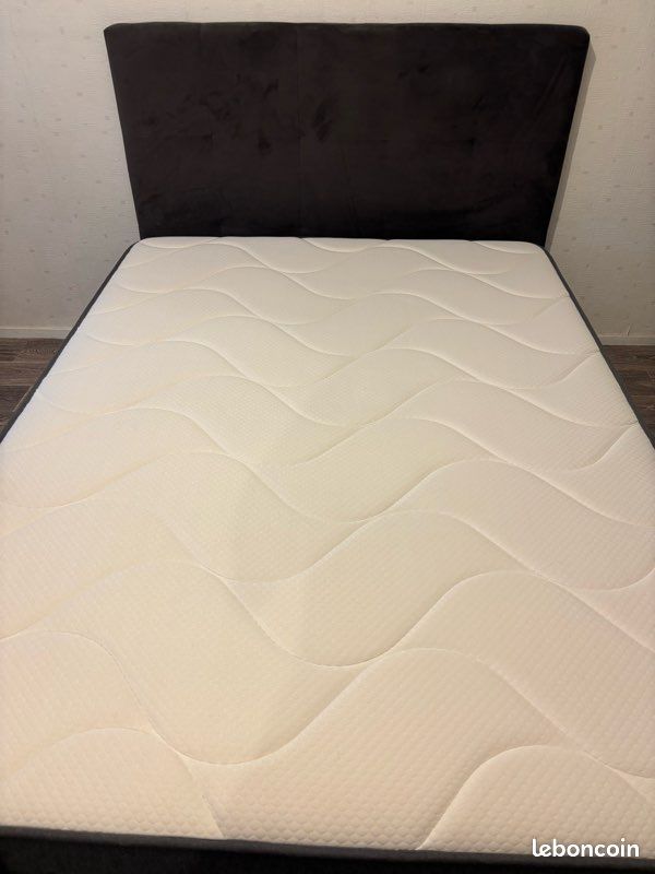 Lit double avec matelas et avec rangement (image 1)