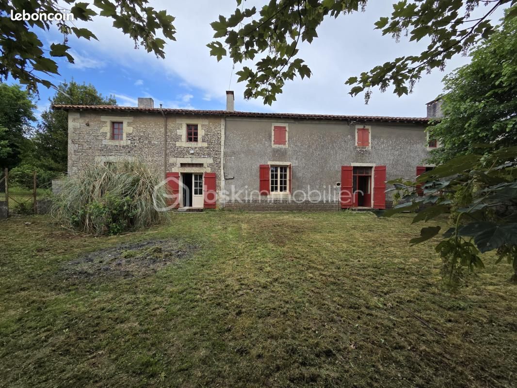 Maison 5 pièces 145 m² · à Limalonges · 145 m² · 126 000 €