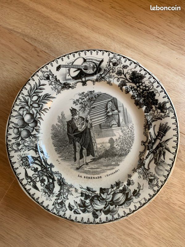 Assiette Ancienne Creil Et Montereau – Thème Ouverture De Chasse – Vers 1900 – Faïence Française