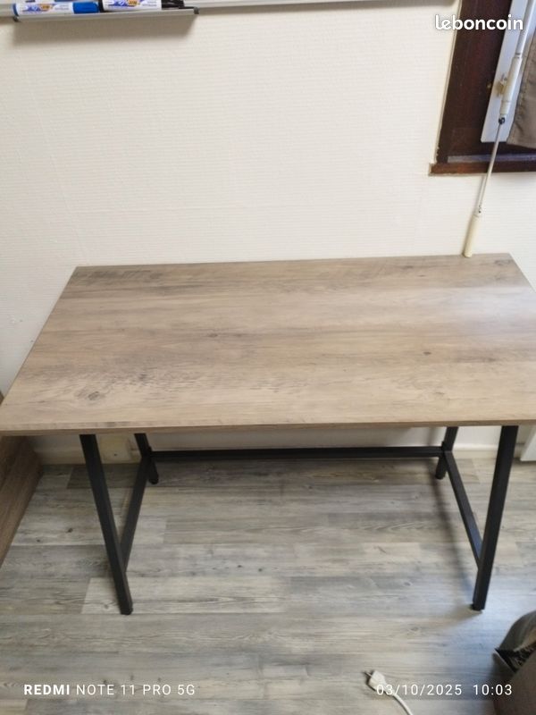 Chaise gamer+ table état neuf (image 3)