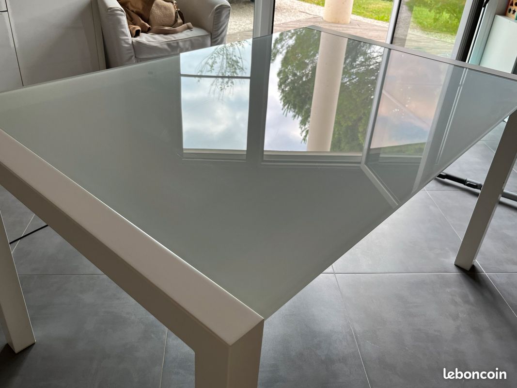 Table de salle à manger (image 3)