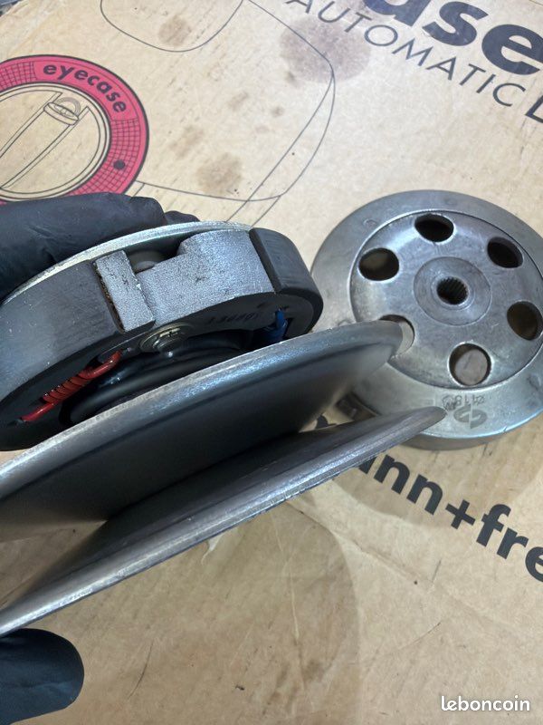 Embrayage Complet d'Origine Piaggio zip Vespa 50cc - Référence CM100107 (image 2)