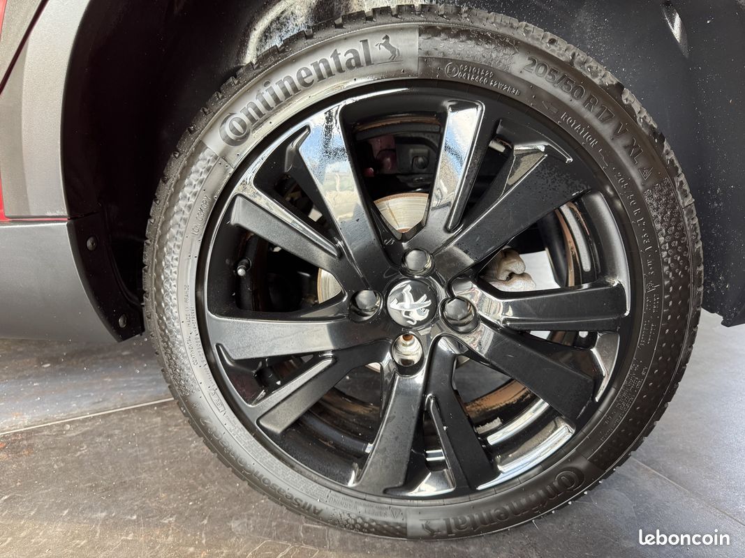Peugeot 2008 1.6 BLUEHDI 100CH GT-LINE PLB AUTO (image 24)