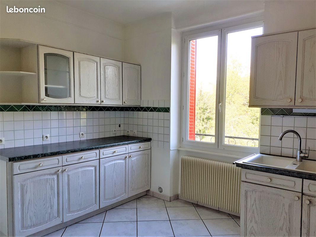 Appartement 3 pièces 75 m² · à Thiers · 75 m² · 570 €/mois