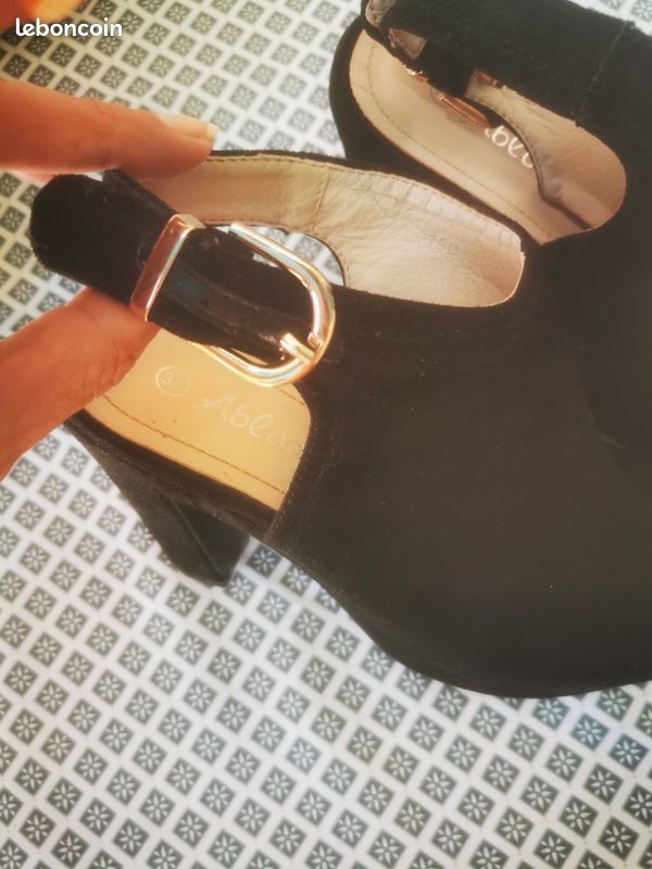 Chaussures à talons ouvertes pointure 38 Chaussures