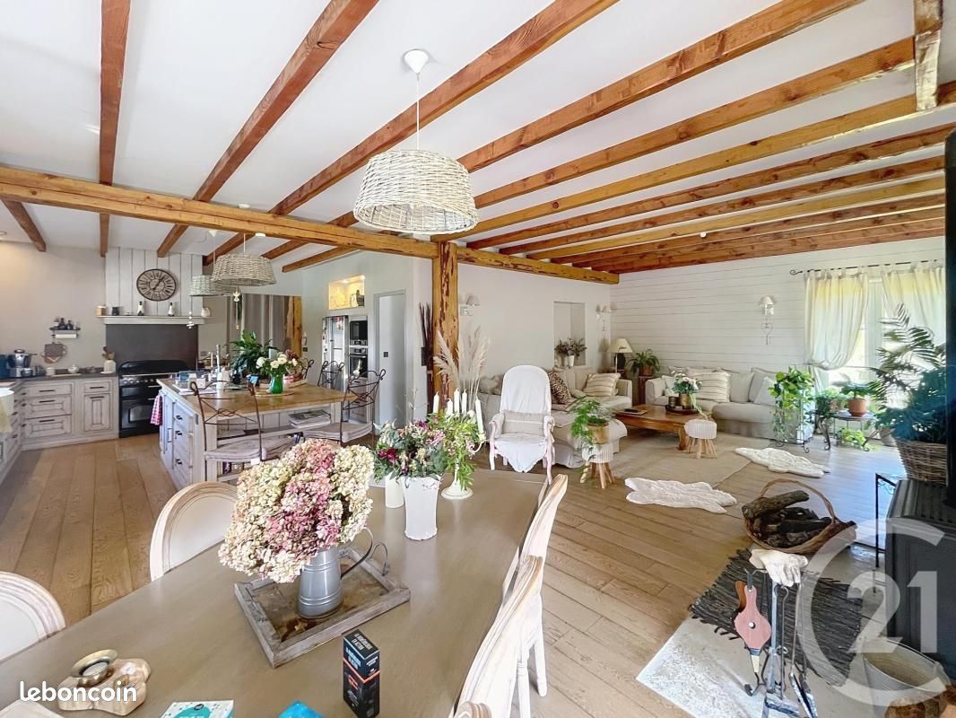 Maison 7 pièces 252 m² · à Lavaur · 252 m² · 500 000 €