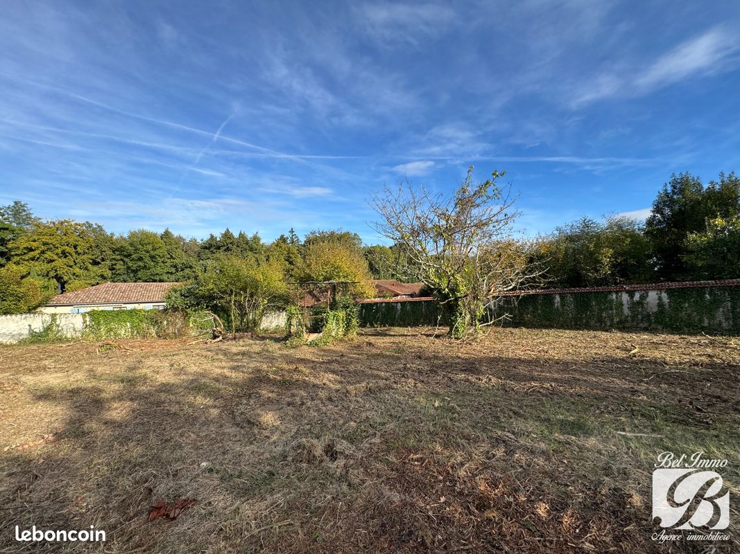 Terrain 532 m² · à Montluel · 532 m² · 169 000 €