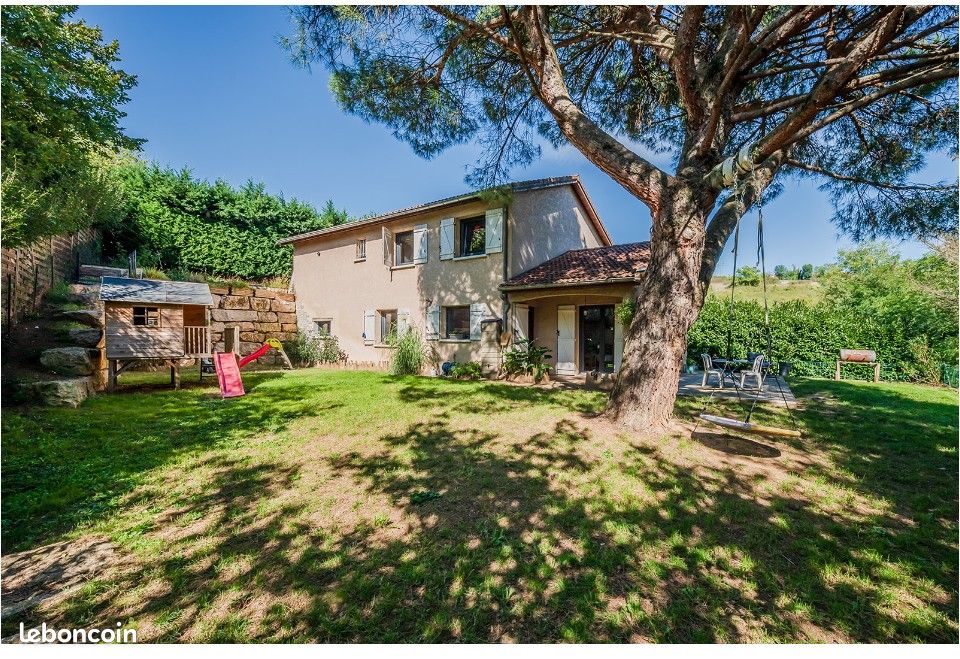 Maison 6 pièces 141 m² · à Dommartin · 141 m² · 565 000 €