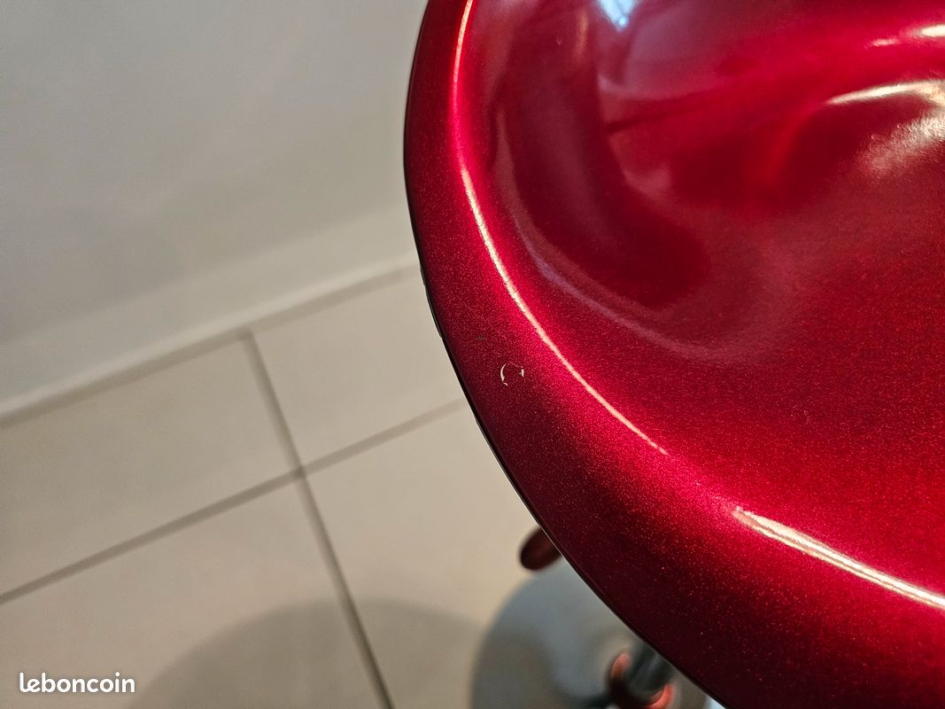 Tabourets de bar IKEA pivotants et hauteur réglable : 2 rouges et 1 argenté (image 8)