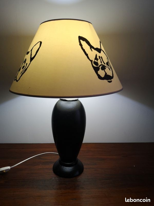 Lampe avec abat-jour (image 1)