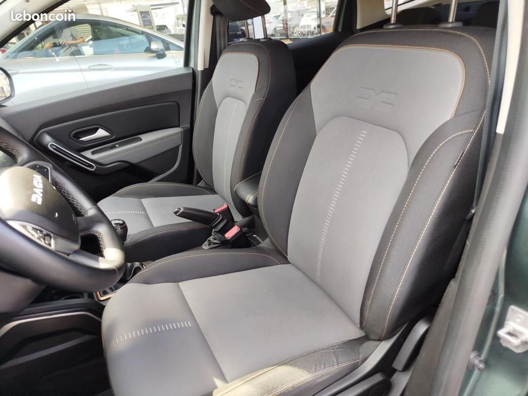 Dacia Duster 1.5 Blue dCi 115ch Extreme 4x4 (image 8)