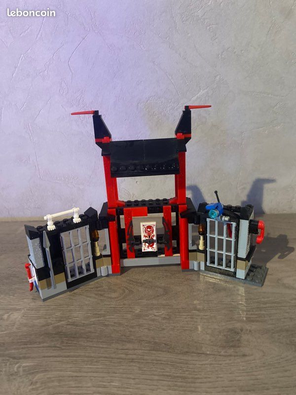 Lego ninjago L’évasion de la prison de Kryptarium 70591 (image 1)