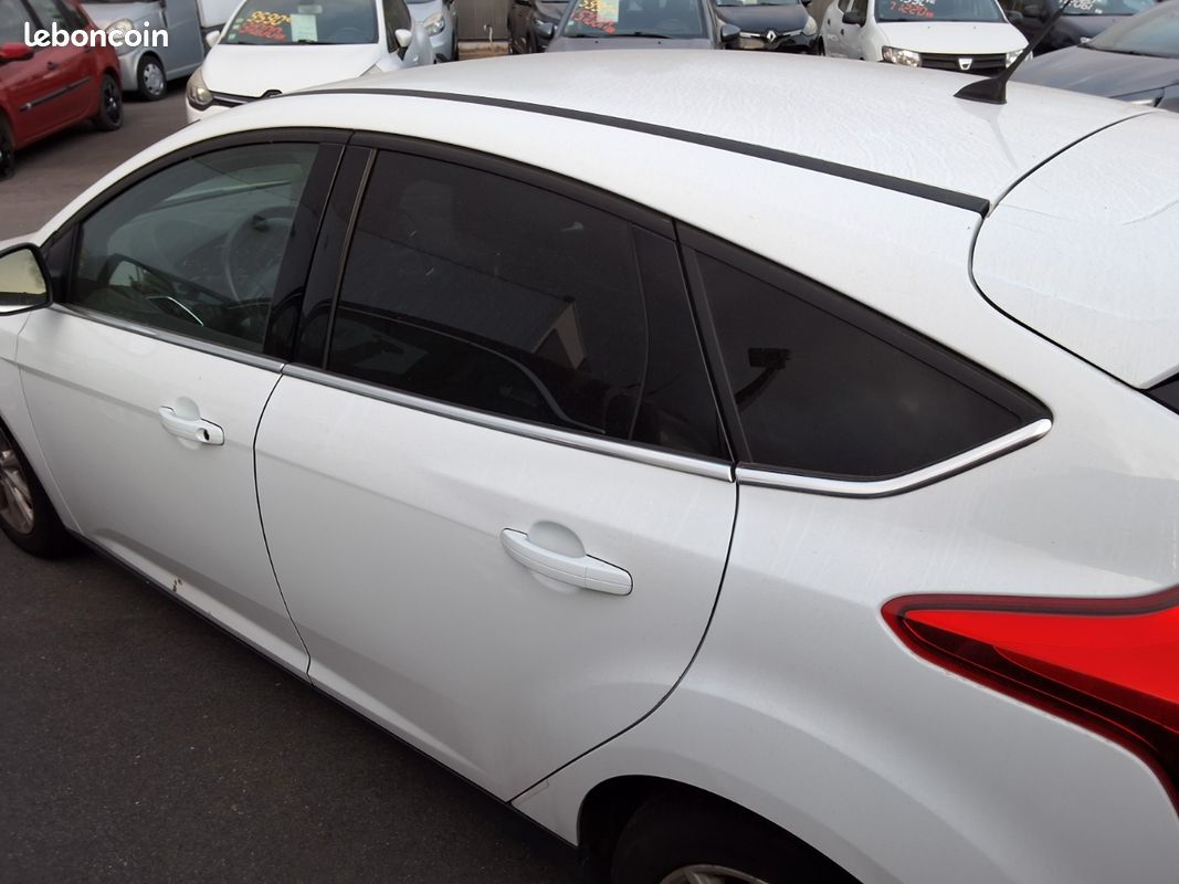 Ford Focus eco booster 100 sync Edition (image 4)
