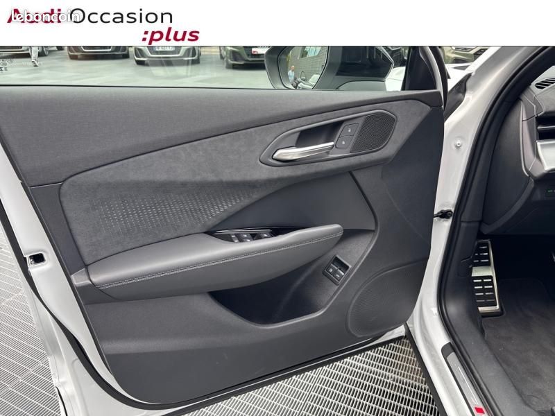 Audi Q3 1.5 e-hybrid 272ch S line S tronic 6 (image 26)