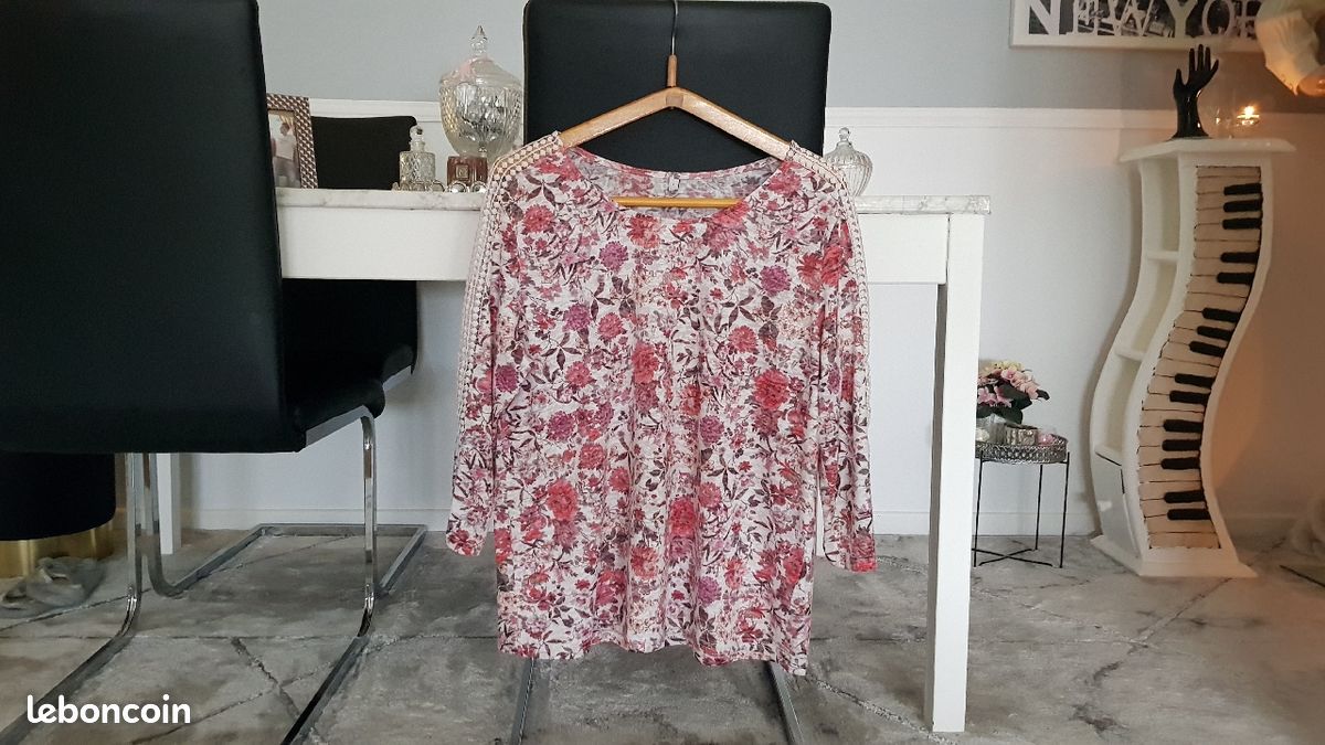 Jolie tunique fleurie avec broderie taille 38 (image 1)