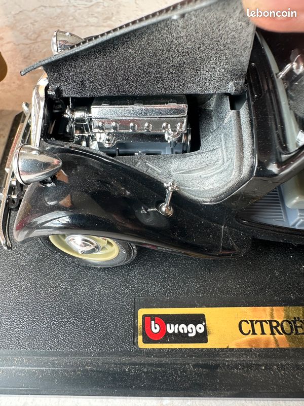 Bburago 1501 Citroën Traction Avant 15 CV TA 1938 – Blanche 1/24 – Occasion