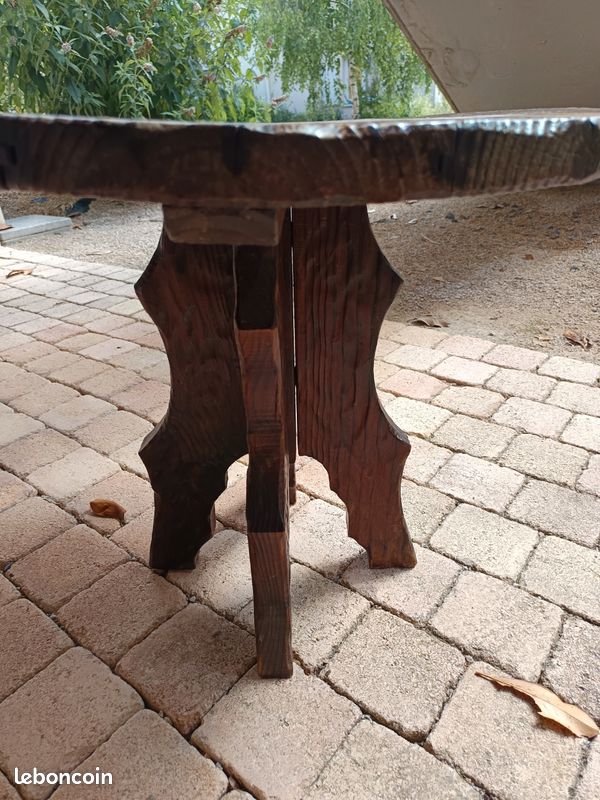 Petite table d'appoint / guéridon rustique en bois massif – Fabrication artisanale (image 2)