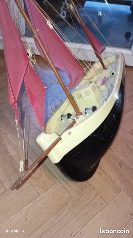 BATEAU - CANOT - Voilier de bassin - GIRAUD SAUVEUR - F28 - VP24 - Tardif EUR 25,00 - FR
