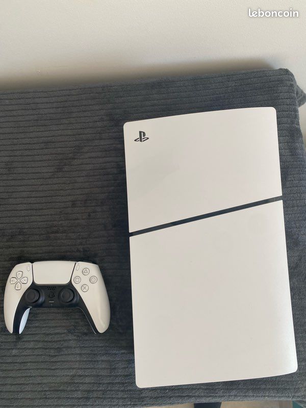 Je vend Ps5 Slim de mon fils - Consoles
