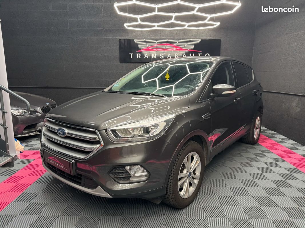Ford KUGA Executive / CarPlay (image 1)