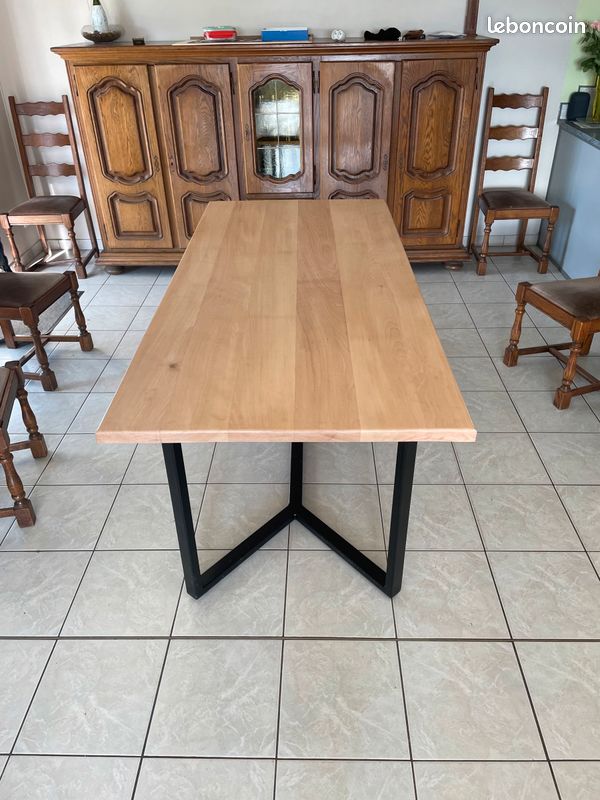 Table en hêtre macif (image 1)