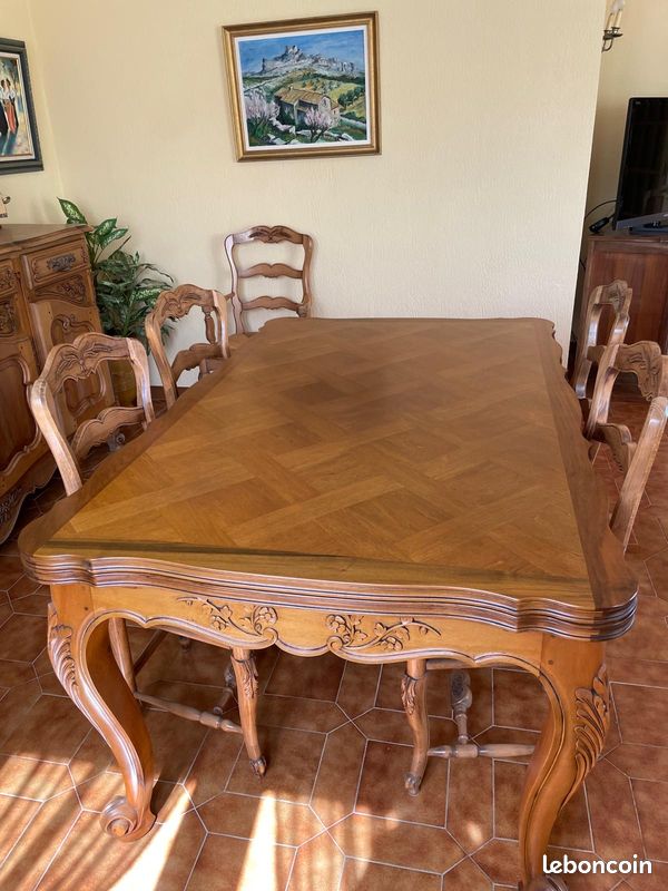 Table provençale de salle à manger