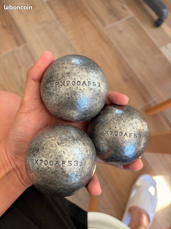Jeu De 2 Boules De Pétanque KTK 770 – Obut, Acier, Numérotées, Vintage