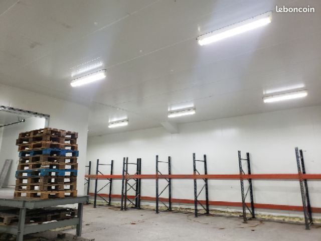 Local commercial 1 pièce 700 m² · à Laruscade · 700 m² · 3 200 €